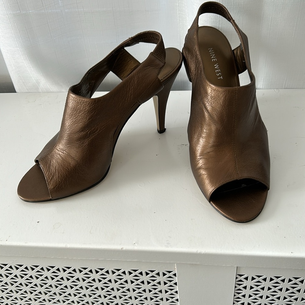 Bronze colored open toe sling back sandals Size 8 8